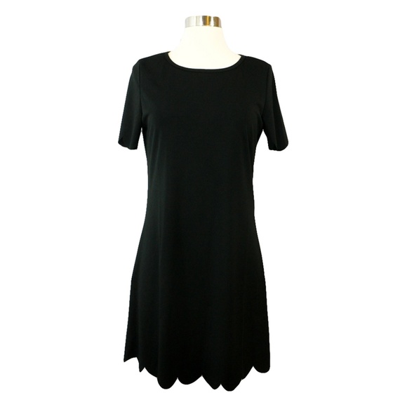 Black Short Sleeve Scallops Shift Dress - Picture 5 of 7